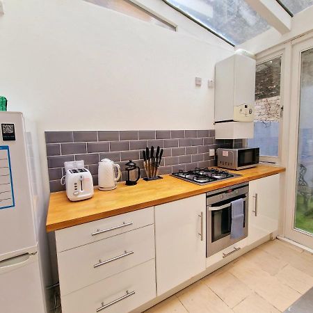 Apartmán Beautiful Hyde Park Flat By Lancaster Gate Station With Private Back Patio Londýn Exteriér fotografie