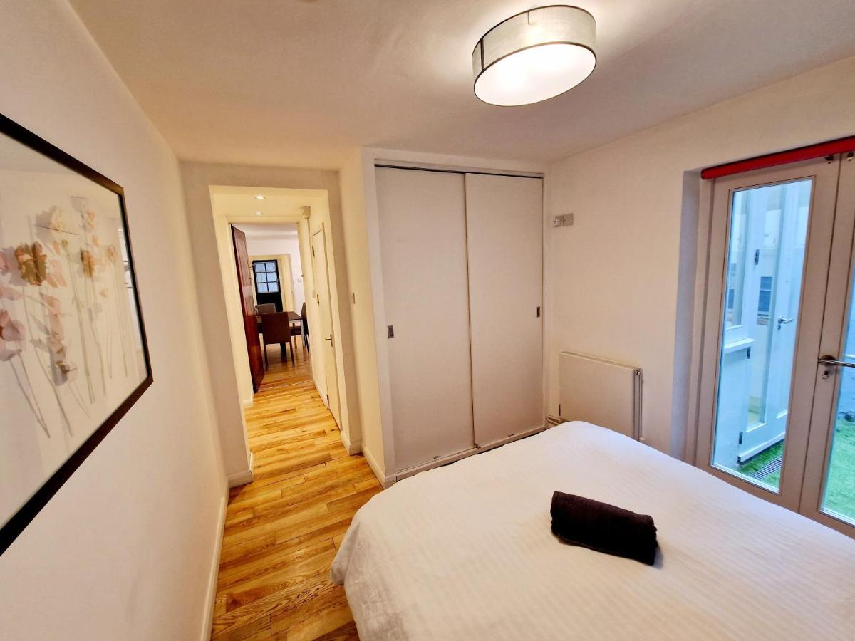 Apartmán Beautiful Hyde Park Flat By Lancaster Gate Station With Private Back Patio Londýn Exteriér fotografie