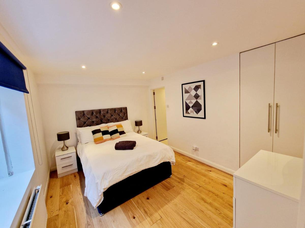 Apartmán Beautiful Hyde Park Flat By Lancaster Gate Station With Private Back Patio Londýn Exteriér fotografie